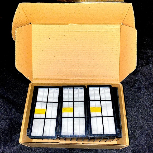18 HEPA filters for Roomba. - Picture 2 of 2